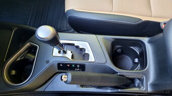 Toyota RAV4 hybrid Executive 4x4 - 11