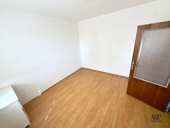 NA PREDAJ VEĽKÝ 3 IZB. BYT S BALKÓNOM, 76M2, UL., UL. L.NOVO - 11