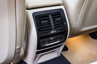 BMW X3 xDrive20d 140kW / Panoráma / - 11