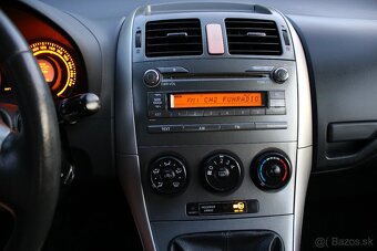 Toyota Auris 1,6i VVT Valvematic 5/2008 - 11