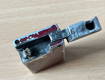 Staré zapaľovače aj Zippo a strieborné Kablo - 11
