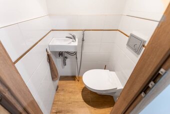 EXKLUZÍVNE: Jedinečný 2-izbový byt s 3 balkónmi, 2 veľkými p - 11