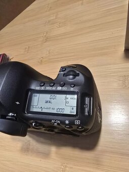 Canon EOS 5DS - 11
