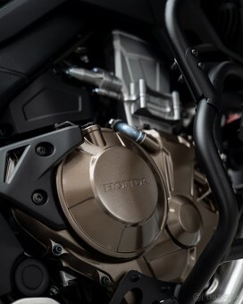 Honda Africa Twin Adventure 1100 - 11