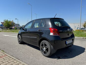 Predám Toyota Yaris 1,33 VVT-i / top stav - 11