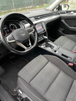 Volkswagen Passat, 2022, 147kW, ťažné, panoráma, head-up - 11