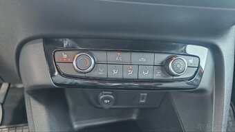 Opel Corsa F 03/2024 1.2b 7500km nawi kamera - 11