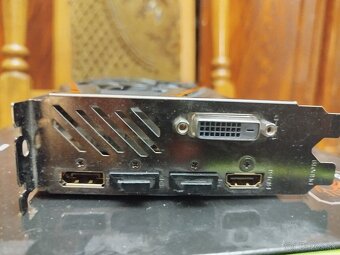 Alienware Aurora R4 i7, GTX 1070, 16GB RAM, Monitor - 11