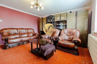 Ponúkame na Predaj - Priestranný Rodinný dom, slnečný  pozem - 11