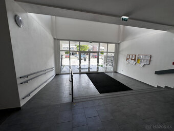 Na predaj priestory pre podnikanie – Kapitána Nálepku, L. Mi - 11