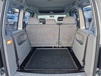 Predám Volkswagen Caddy 1.9 TDI 77 KW r.v.2009.Ohrev,7-miest - 11