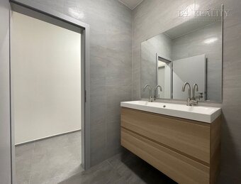 Kancelárske priestory, 171 m2 + terasa 80m2, 5x parkovacie s - 11