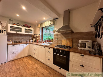 Samota v lese priamo v obci Semerovo Unikátny domček na k - 11