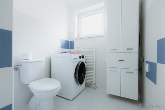 Jedinečná rodinná vila v meste Dolný Kubín s krásnym pozemko - 11