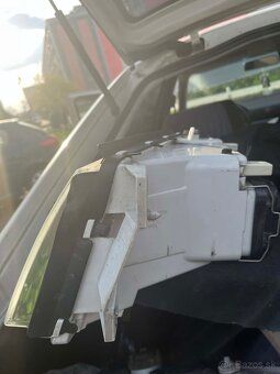 Škoda Octavia 1 facelift predné svetla - 11