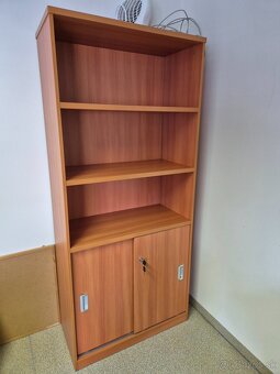 Kancelárske stoly / stoličky / skrinky - 11