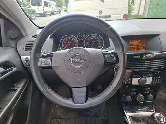 Opel Astra GTC  1.6 benzín - TOP STAV - 11