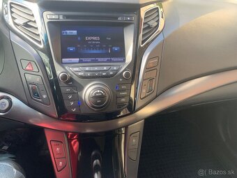 Predám Hyundai i40 combi 1.7 TDi 100kw Rok 2012 - 11