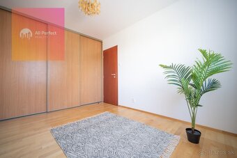 Na predaj 3-izbový byt s veľkým balkónom v žiadanej lokalite - 11