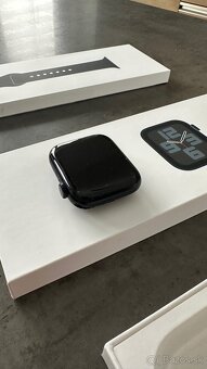 Apple Watch SE 2. generácia 44mm Midnight - 11