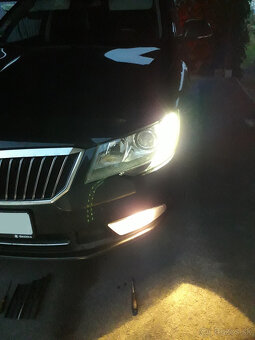 LED autožiarovky H8 H9 H11 H16 CANBUS 12/24V - 11