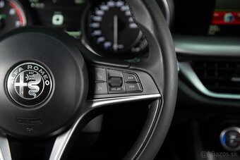 Alfa Romeo Stelvio 2.0 Turbo Q4 206kW 2017 - 11