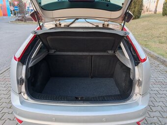 Ford Focus MK2 1.6 TDCi - 11