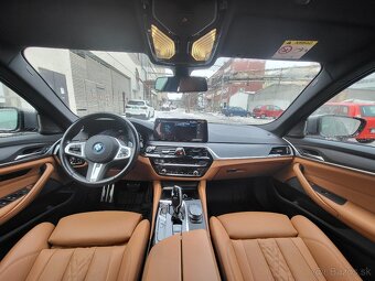 BMW 530e xDrive M - 11