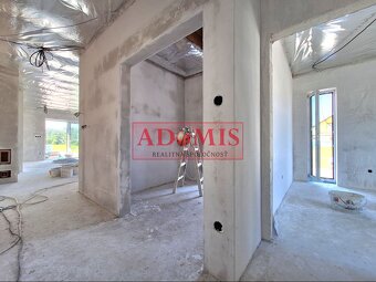 Predáme 5izbový tehlový bungalov Ruskov 126m2, pozemok 620m2 - 11