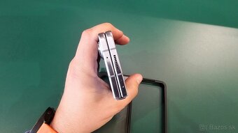 Samsung Galaxy Z Fold 5 - live demo unit - nejde signál - 11
