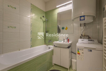 Veľký 2-izbový byt s dvomi balkónmi v krásnom prostredí – Pa - 11