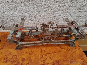 Liatinová váha. - 11