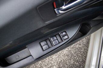 Subaru Legacy 2.0 D AB Classic - 11