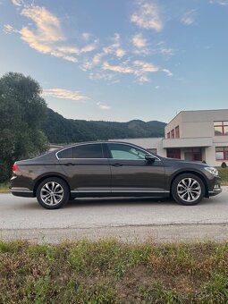 VW Passat, manuál, 141 xxx km, highline, BEZ ad blue - 11