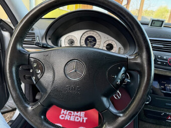 Mercedes-Benz E trieda Sedan 320 Automat A/T 4-matic 4x4 - 11