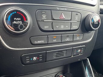 Predám KIA SORENTO 2,2crdi 7m AWD A/T (DPH) - 11