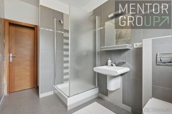 Luxusný rodinný dom s panoramatickým výhľadom na Bratislavu, - 11