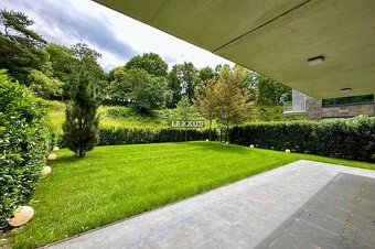 UNIQ-átny veľkometrážny 5iz byt s nádhernou záhradou v Horsk - 11