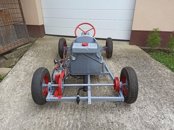 Historicka motokara - 11