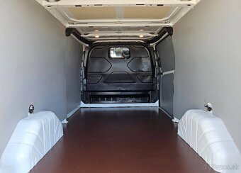 Ford Transit Cuatom L2H1 2.0TdCi 170hp - rok 2020 - 11