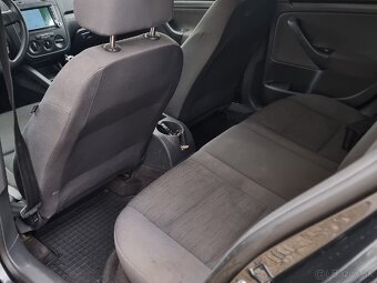 Volkswagwn Golf V 1.4i - 11