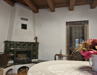 RODINNÝ a HOSŤOVSKÝ DOM,STODOLA a POZEMOK 2924m2 HRÁDOK NMNV - 11