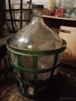 Predám fľaše na víno 50l - 11