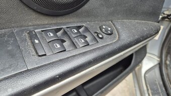 BMW 1 E87 318D 2,0D 90kw - 11