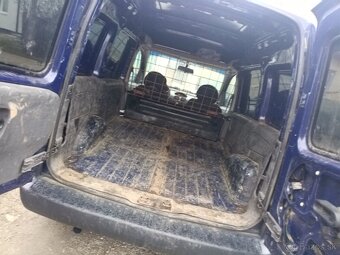 Predám Opel Combo 1.7 DTI rv 2004 55kw - 11