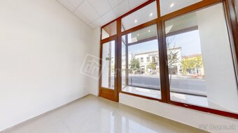 Znížená cena, prenájom obchodného priestoru s výbornou poloh - 11