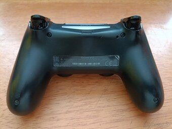 Playstation 4 - 11