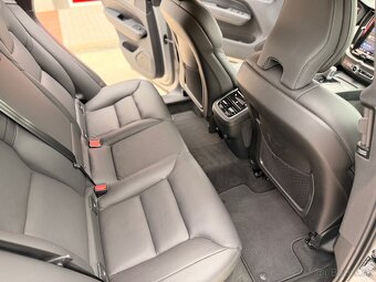 TOP Predaj Volvo XC60 B4(D) ZÁRUKA do 8.3.2028 - 11