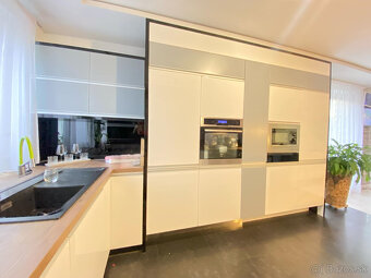 307 900,- € NOVÁ CENA  Na predaj krásny, štýlovo zariaden - 11