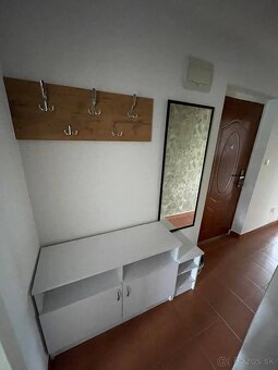 Väčší 2i byt so zariadením, internetom a balkónom - 11